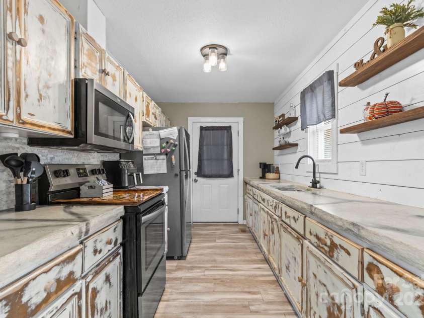 346 Allendale Lane, Taylorsville, NC 28681.  MLS# CAR4313450, YatesRealty ID 45044. 