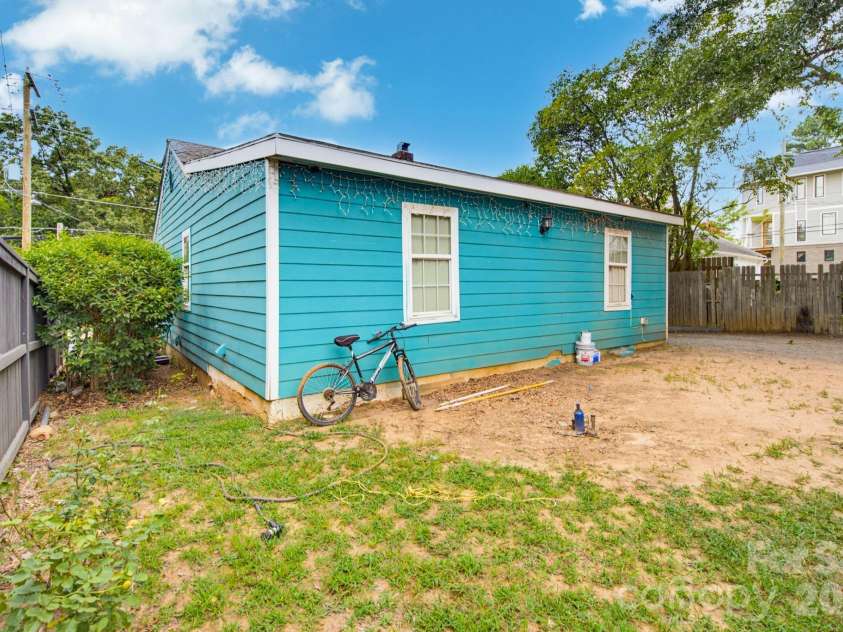 4113 Tryon Street, Charlotte, NC 28217.  MLS# CAR4409699, YatesRealty ID 45047. 