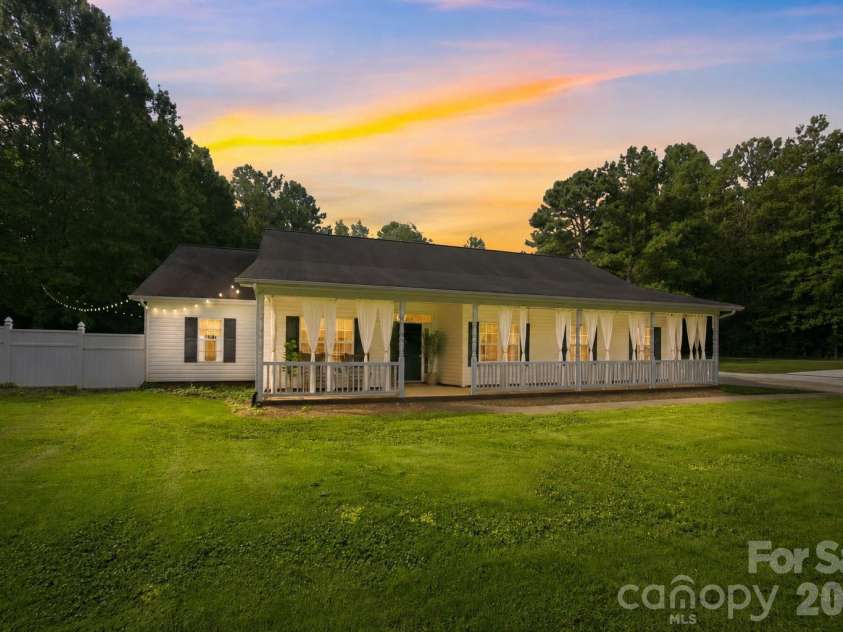 9552 Brief Road, Charlotte, NC 28227.  MLS# CAR4409077, YatesRealty ID 45048. 