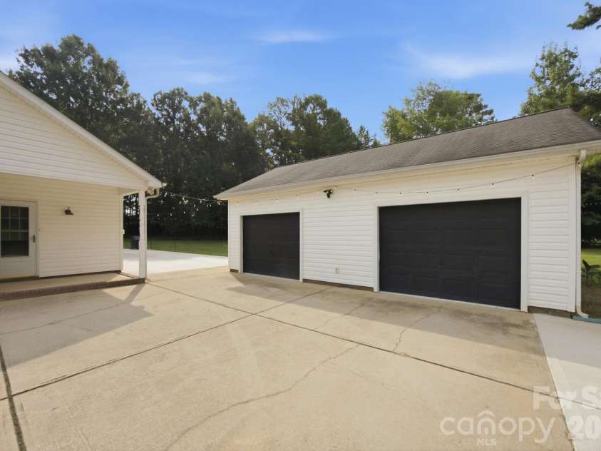 9552 Brief Road, Charlotte, NC 28227.  MLS# CAR4409077, YatesRealty ID 45048. 