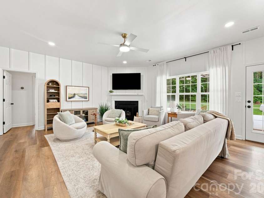9552 Brief Road, Charlotte, NC 28227.  MLS# CAR4409077, YatesRealty ID 45048. 