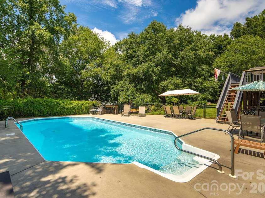 1413 Windemere Lane, Hickory, NC 28602.  MLS# CAR4405540, YatesRealty ID 45050. 