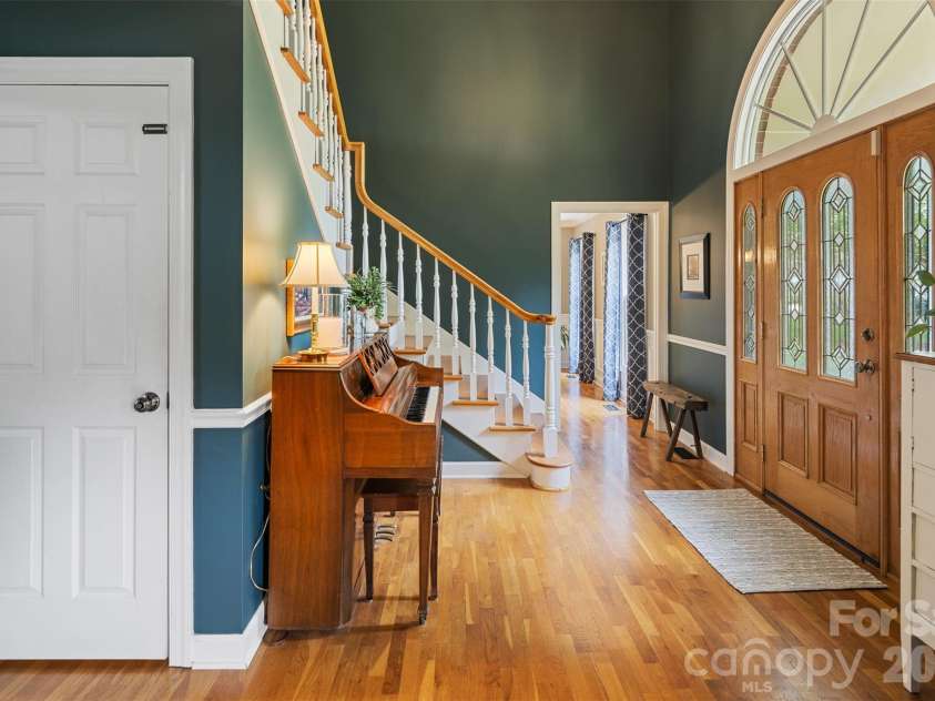 1413 Windemere Lane, Hickory, NC 28602.  MLS# CAR4405540, YatesRealty ID 45050. 