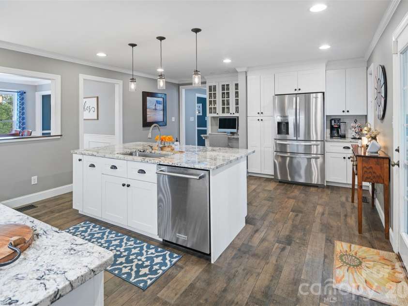1413 Windemere Lane, Hickory, NC 28602.  MLS# CAR4405540, YatesRealty ID 45050. 
