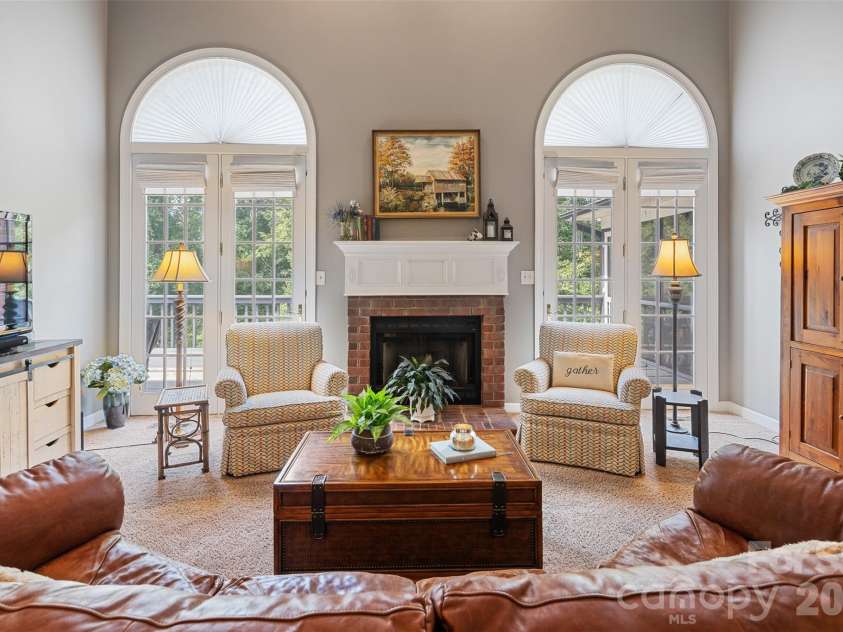 1413 Windemere Lane, Hickory, NC 28602.  MLS# CAR4405540, YatesRealty ID 45050. 