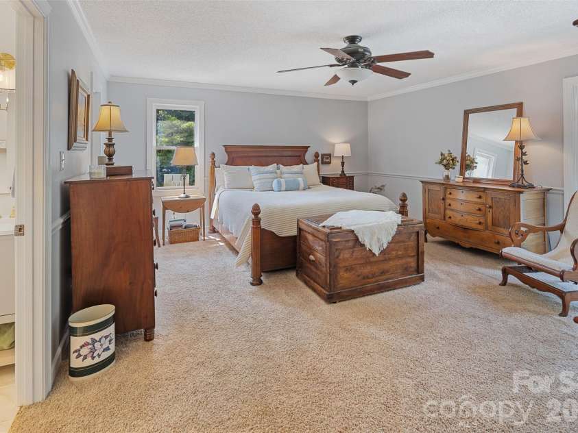 1413 Windemere Lane, Hickory, NC 28602.  MLS# CAR4405540, YatesRealty ID 45050. 