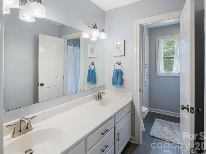 1413 Windemere Lane, Hickory, NC 28602.  MLS# CAR4405540, YatesRealty ID 45050. 
