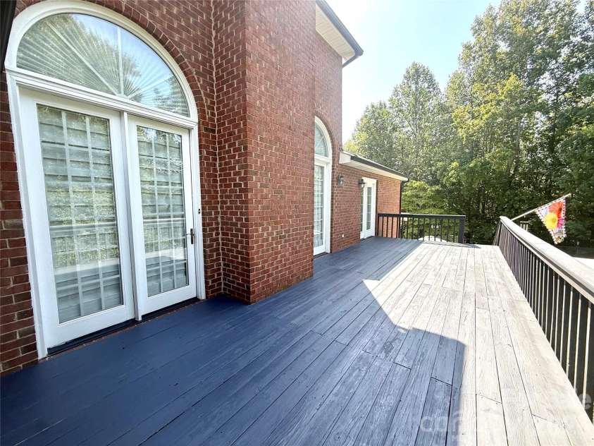 1413 Windemere Lane, Hickory, NC 28602.  MLS# CAR4405540, YatesRealty ID 45050. 