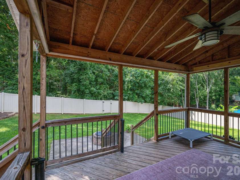 908 Carole Summey Drive, Dallas, NC 28034.  MLS# CAR4415681, YatesRealty ID 45052. 