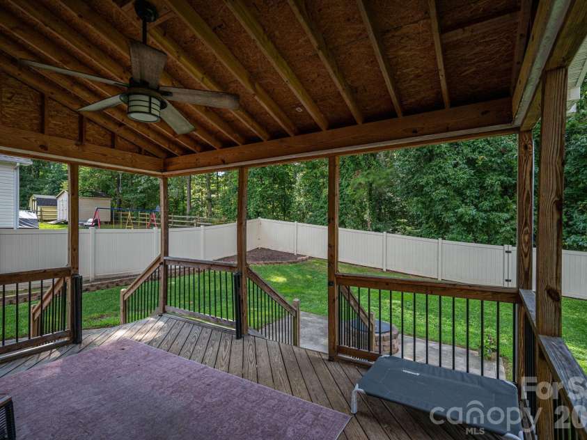 908 Carole Summey Drive, Dallas, NC 28034.  MLS# CAR4415681, YatesRealty ID 45052. 