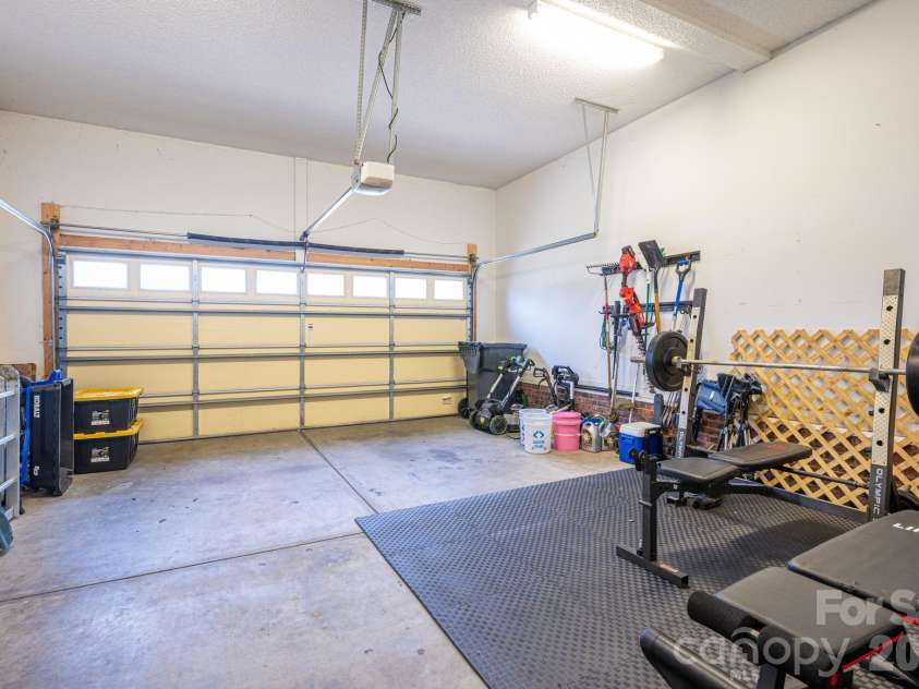 908 Carole Summey Drive, Dallas, NC 28034.  MLS# CAR4415681, YatesRealty ID 45052. 