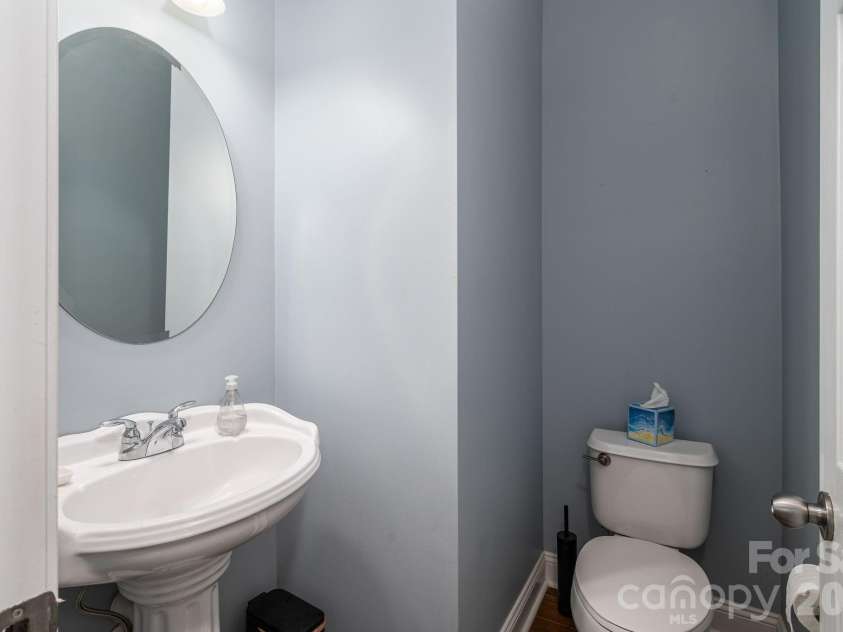 908 Carole Summey Drive, Dallas, NC 28034.  MLS# CAR4415681, YatesRealty ID 45052. 