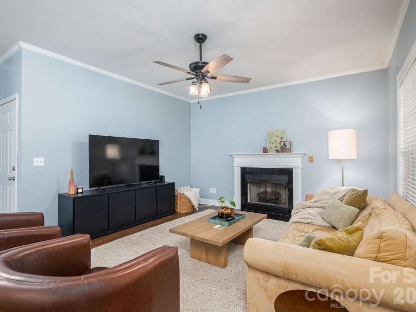 908 Carole Summey Drive, Dallas, NC 28034.  MLS# CAR4415681, YatesRealty ID 45052. 