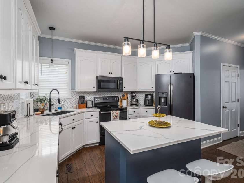 908 Carole Summey Drive, Dallas, NC 28034.  MLS# CAR4415681, YatesRealty ID 45052. 