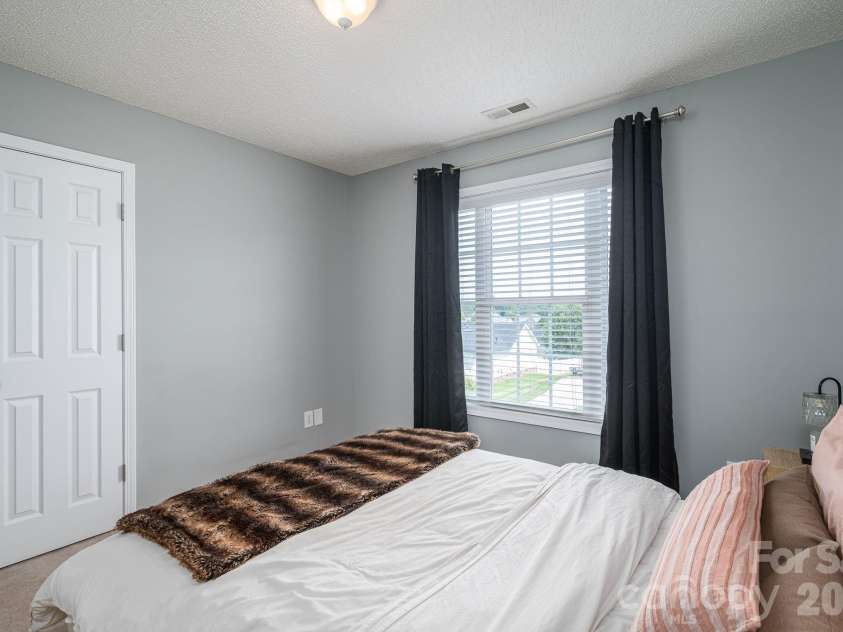 908 Carole Summey Drive, Dallas, NC 28034.  MLS# CAR4415681, YatesRealty ID 45052. 