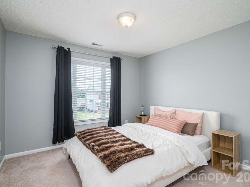 908 Carole Summey Drive, Dallas, NC 28034.  MLS# CAR4415681, YatesRealty ID 45052. 