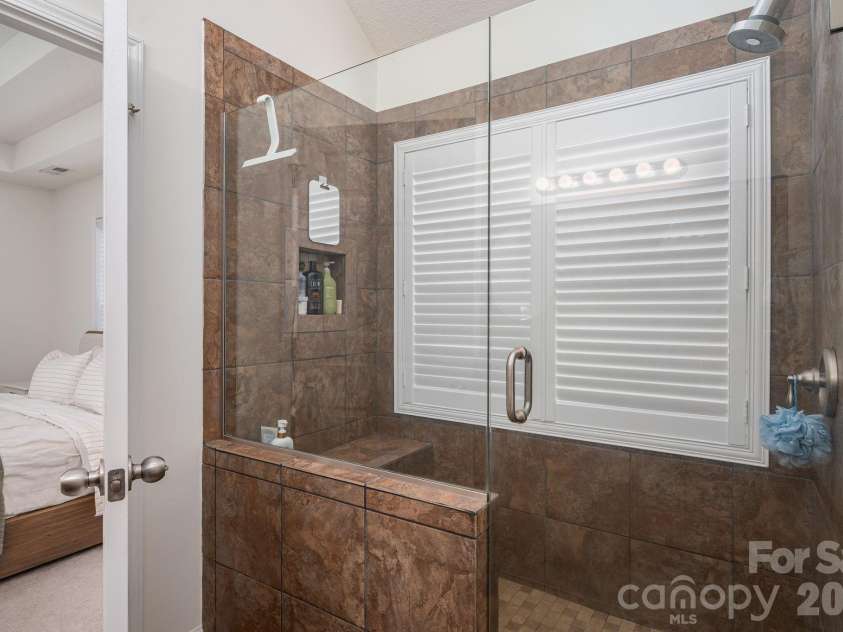 908 Carole Summey Drive, Dallas, NC 28034.  MLS# CAR4415681, YatesRealty ID 45052. 