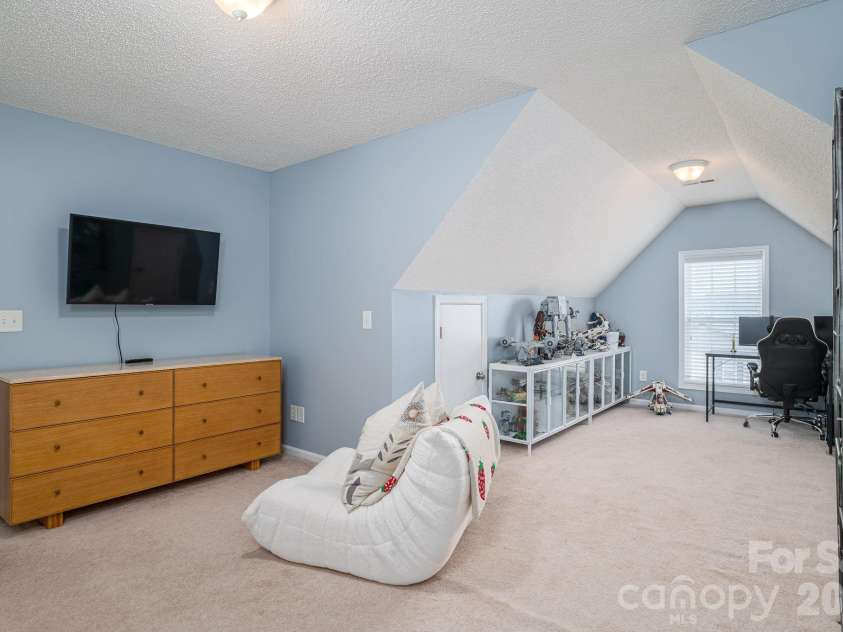 908 Carole Summey Drive, Dallas, NC 28034.  MLS# CAR4415681, YatesRealty ID 45052. 