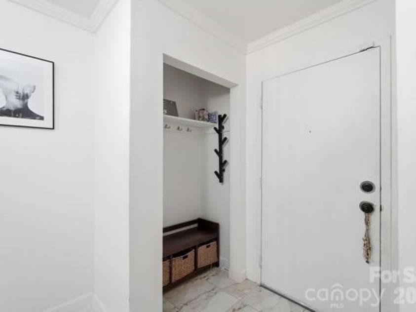 4816 Spring Lake Road, Charlotte, NC 28212.  MLS# CAR4408673, YatesRealty ID 45055. 