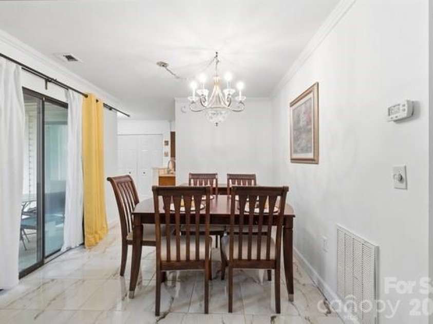 4816 Spring Lake Road, Charlotte, NC 28212.  MLS# CAR4408673, YatesRealty ID 45055. 
