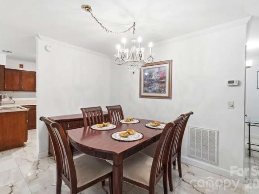 4816 Spring Lake Road, Charlotte, NC 28212.  MLS# CAR4408673, YatesRealty ID 45055. 