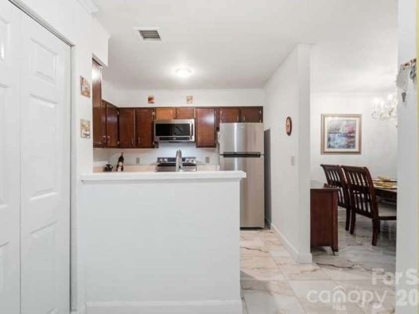 4816 Spring Lake Road, Charlotte, NC 28212.  MLS# CAR4408673, YatesRealty ID 45055. 