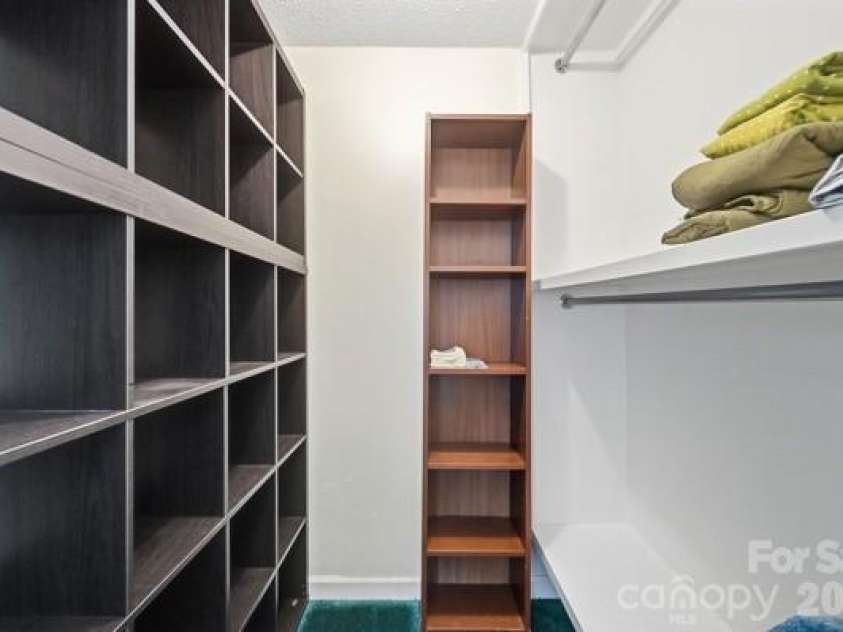 4816 Spring Lake Road, Charlotte, NC 28212.  MLS# CAR4408673, YatesRealty ID 45055. Walk-in Closet