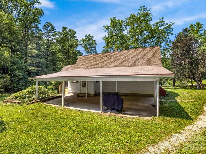 680 Pennsylvania Road, Arden, NC 28704.  MLS# CAR4409240, YatesRealty ID 45056. 