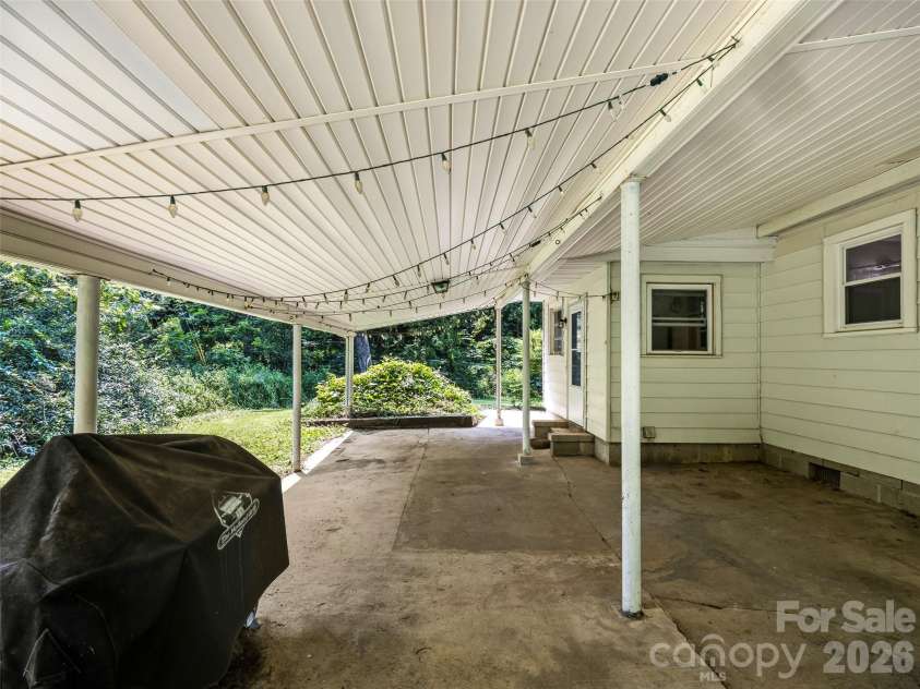 680 Pennsylvania Road, Arden, NC 28704.  MLS# CAR4409240, YatesRealty ID 45056. 