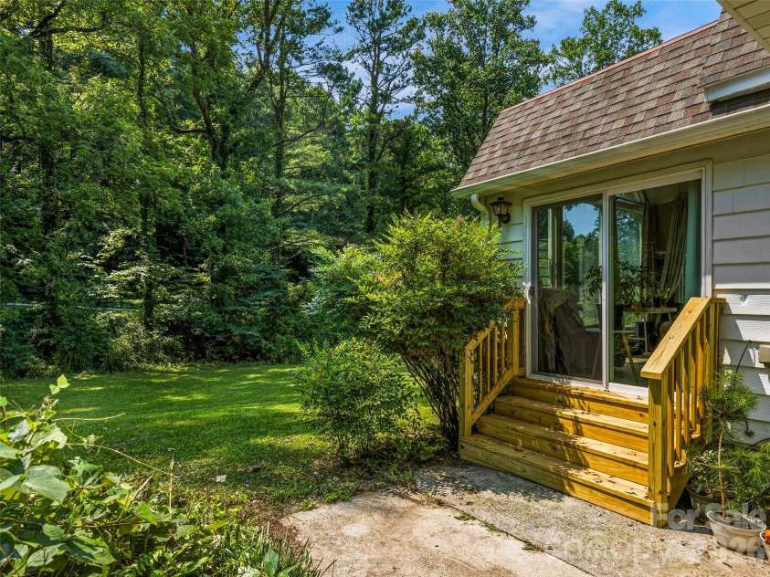 680 Pennsylvania Road, Arden, NC 28704.  MLS# CAR4409240, YatesRealty ID 45056. 