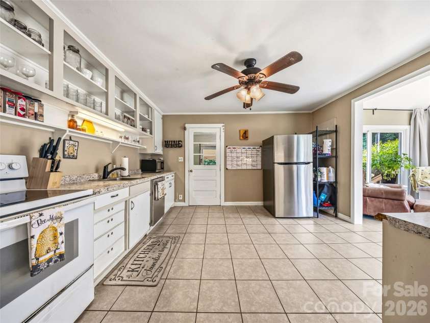 680 Pennsylvania Road, Arden, NC 28704.  MLS# CAR4409240, YatesRealty ID 45056. 