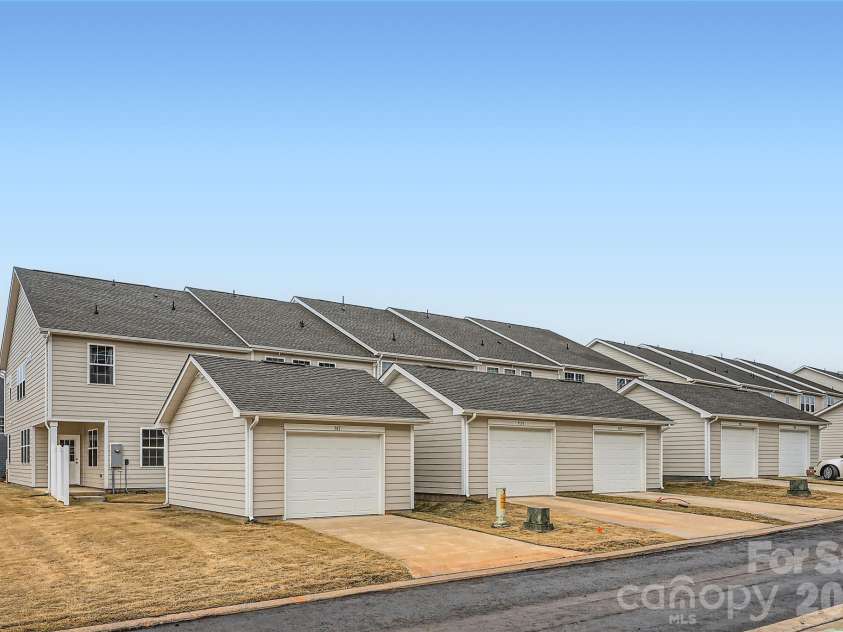 941 Cobbled Way, Fort Mill, SC 29715.  MLS# CAR4348916, YatesRealty ID 4506. 