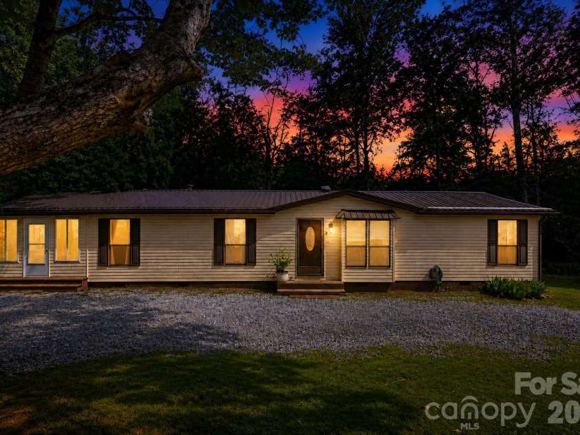 428 Hoot Owl Road, Spruce Pine, NC 28777.  MLS# CAR4413253, YatesRealty ID 45066. 