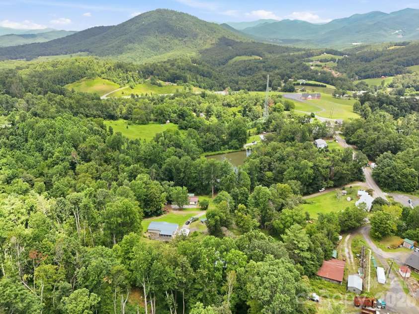 428 Hoot Owl Road, Spruce Pine, NC 28777.  MLS# CAR4413253, YatesRealty ID 45066. 