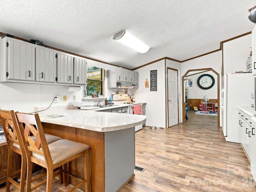 428 Hoot Owl Road, Spruce Pine, NC 28777.  MLS# CAR4413253, YatesRealty ID 45066. 