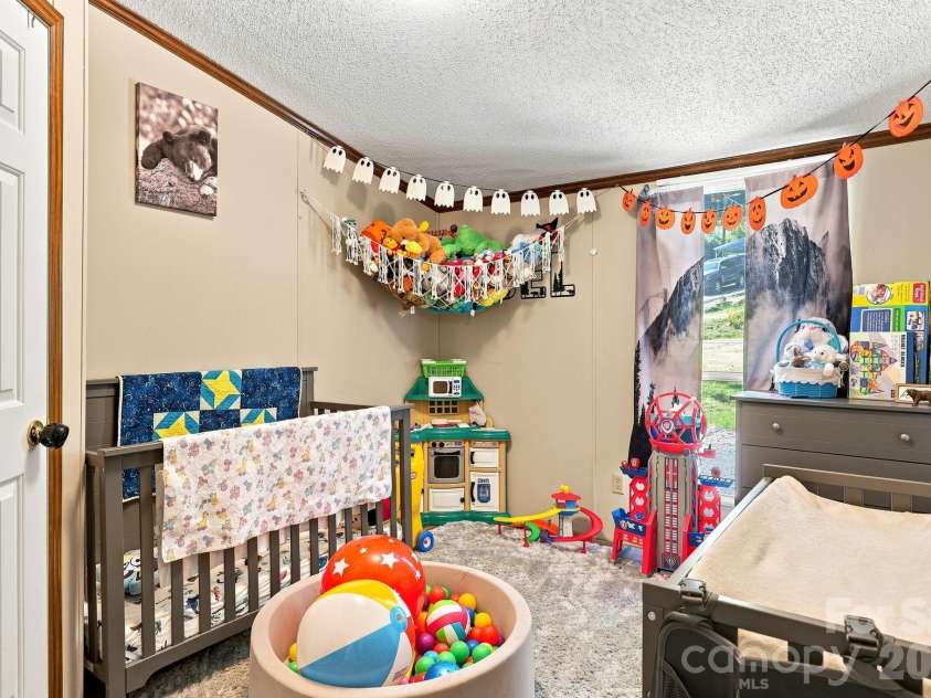 428 Hoot Owl Road, Spruce Pine, NC 28777.  MLS# CAR4413253, YatesRealty ID 45066. 