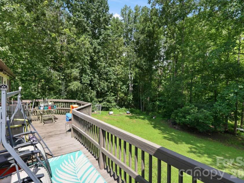 428 Hoot Owl Road, Spruce Pine, NC 28777.  MLS# CAR4413253, YatesRealty ID 45066. 