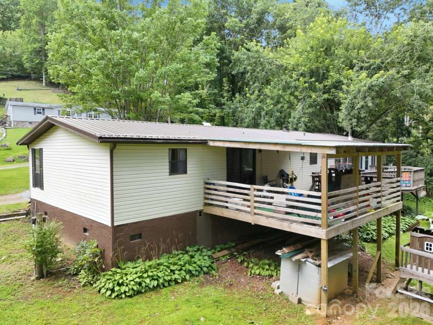 428 Hoot Owl Road, Spruce Pine, NC 28777.  MLS# CAR4413253, YatesRealty ID 45066. 