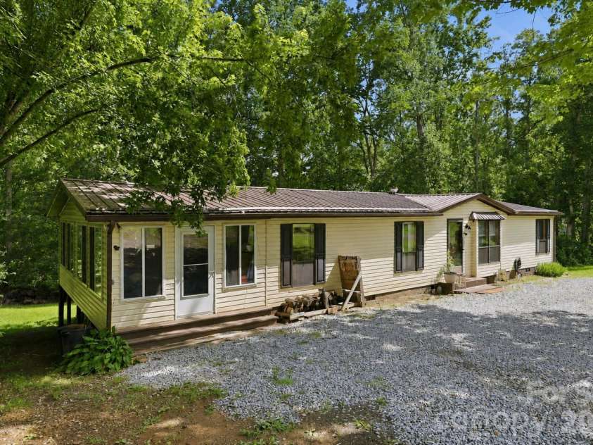428 Hoot Owl Road, Spruce Pine, NC 28777.  MLS# CAR4413253, YatesRealty ID 45066. 