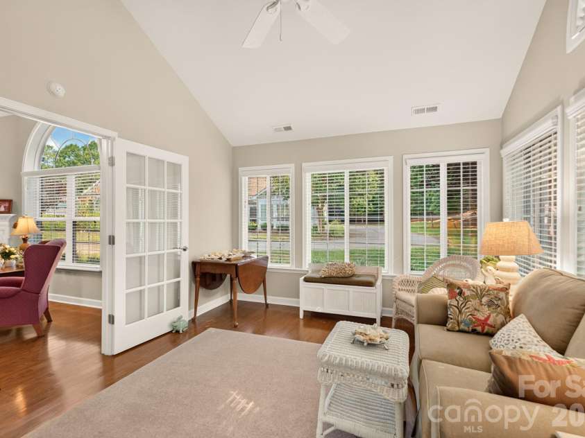 128 Lone Oak Circle, Rock Hill, SC 29732.  MLS# CAR4415274, YatesRealty ID 45067. Bright Sunroom
