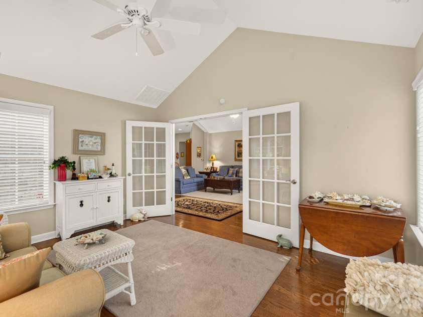 128 Lone Oak Circle, Rock Hill, SC 29732.  MLS# CAR4415274, YatesRealty ID 45067. Bright Sunroom