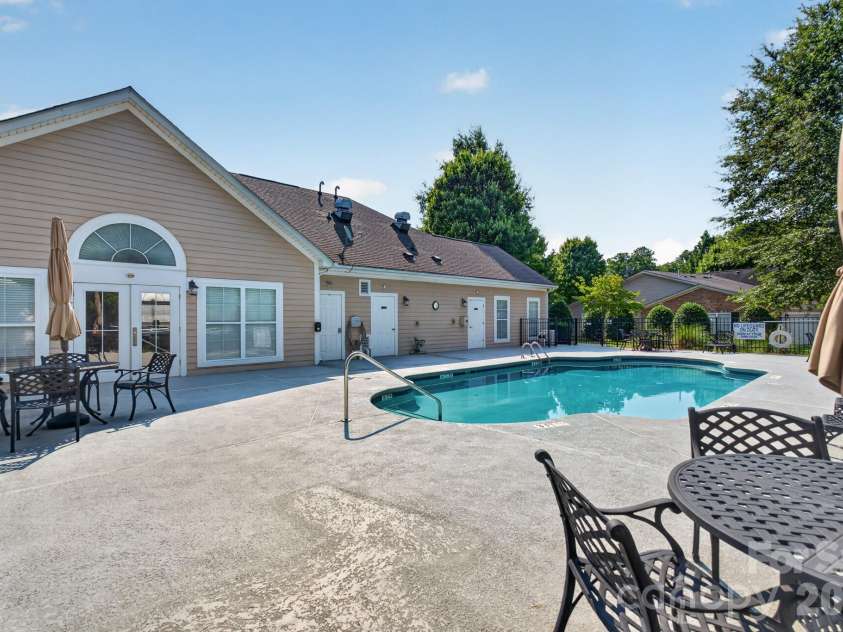128 Lone Oak Circle, Rock Hill, SC 29732.  MLS# CAR4415274, YatesRealty ID 45067. Community Pool