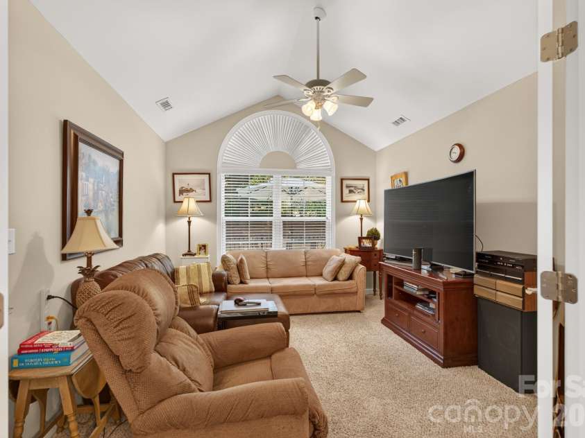 128 Lone Oak Circle, Rock Hill, SC 29732.  MLS# CAR4415274, YatesRealty ID 45067. Flex Space - Currently a Den
