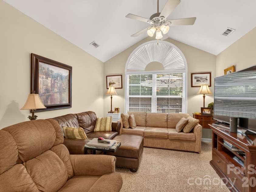 128 Lone Oak Circle, Rock Hill, SC 29732.  MLS# CAR4415274, YatesRealty ID 45067. Flex Space - Currently a Den