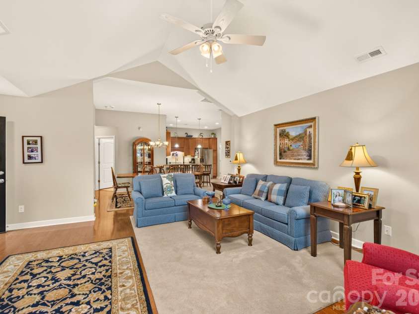 128 Lone Oak Circle, Rock Hill, SC 29732.  MLS# CAR4415274, YatesRealty ID 45067. Living Room
