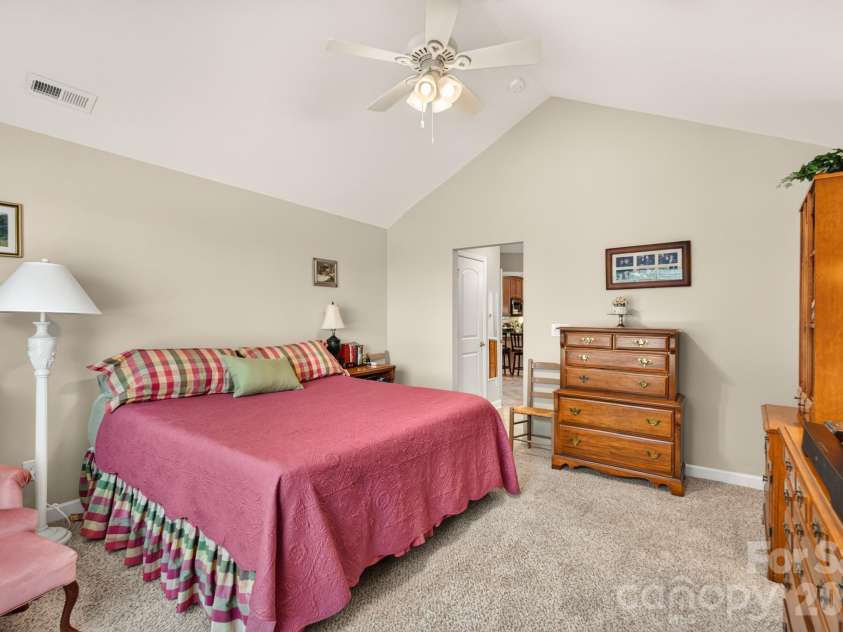128 Lone Oak Circle, Rock Hill, SC 29732.  MLS# CAR4415274, YatesRealty ID 45067. Primary Bedroom