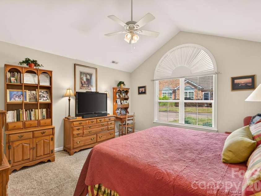 128 Lone Oak Circle, Rock Hill, SC 29732.  MLS# CAR4415274, YatesRealty ID 45067. Primary Bedroom