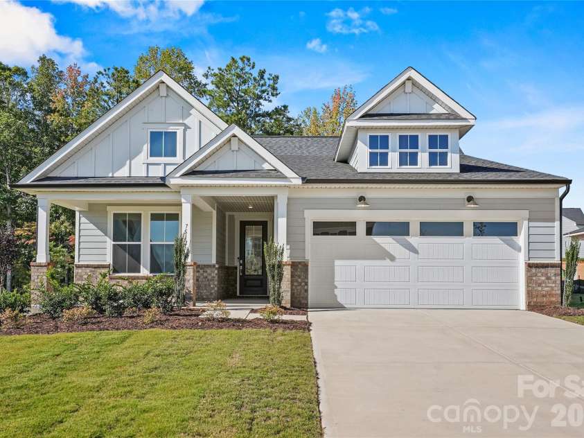 7512 Pedigree Circle, Lancaster, SC 29720.  MLS# CAR4415688, YatesRealty ID 45068. 