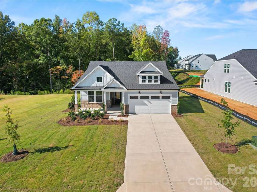 7512 Pedigree Circle, Lancaster, SC 29720.  MLS# CAR4415688, YatesRealty ID 45068. Long driveway allows for ample parking