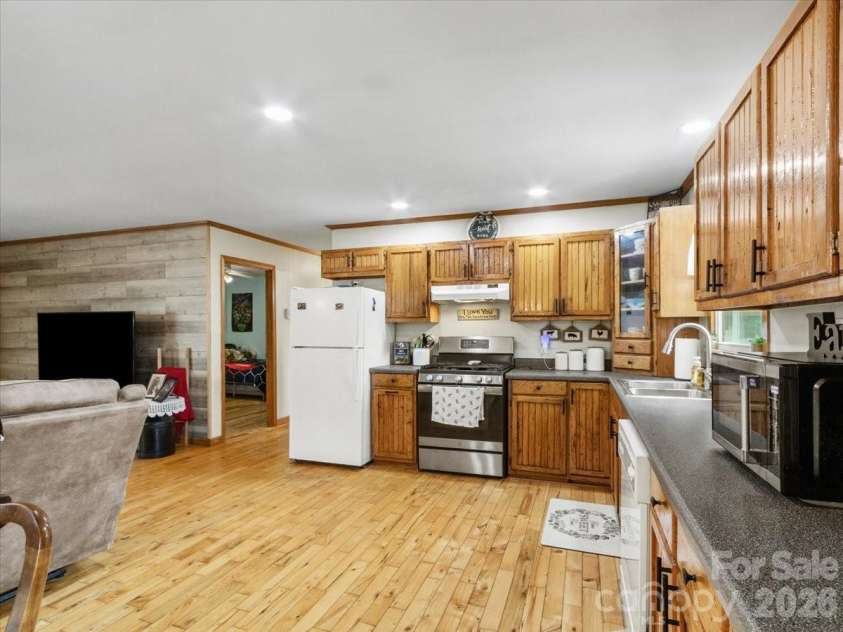427 Big Brush Creek Road, Green Mountain, NC 28740.  MLS# CAR4415308, YatesRealty ID 45069. 